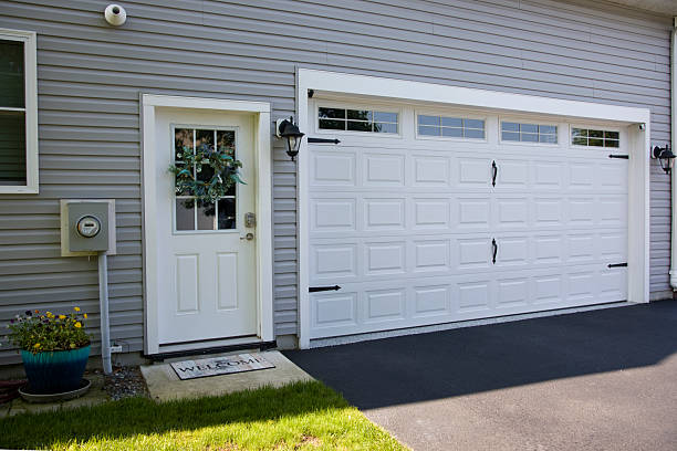 24/7 Emergency Garage Door Panel Replacement experts in Stone County County, MS